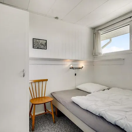 Semesterbostad Beautiful In Hvide Sande With Wifi Bjerregård