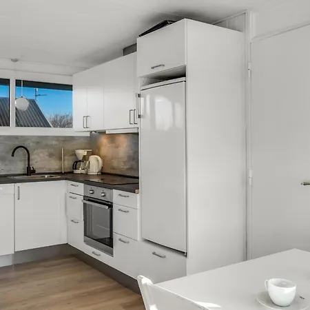 Beautiful In Hvide Sande With Wifi Bjerregård