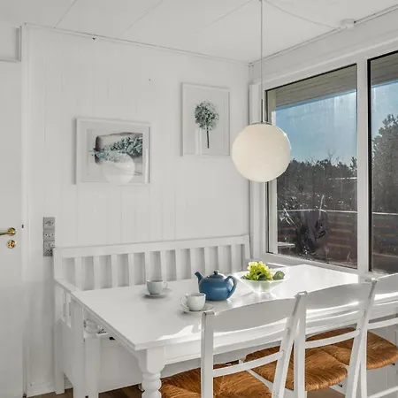 2 Bedroom Pet Friendly In Hvide Sande Ferienhaus