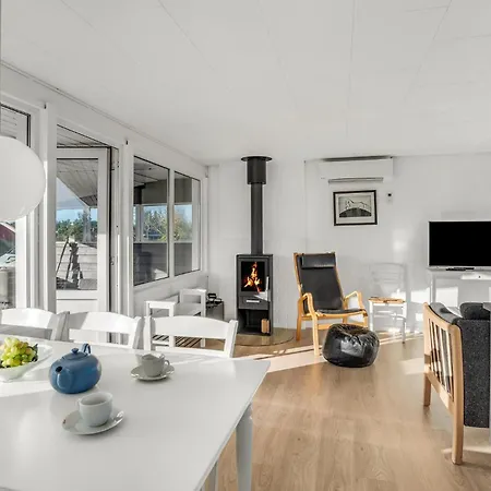 Semesterbostad Beautiful In Hvide Sande With Wifi *