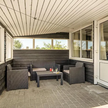 Semesterbostad Beautiful In Hvide Sande With Wifi Bjerregård