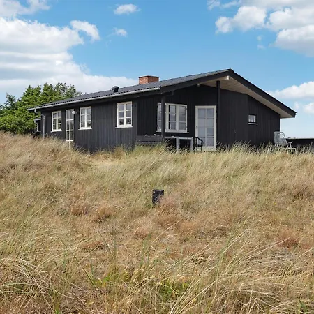 2 Bedroom Pet Friendly In Hvide Sande Bjerregård
