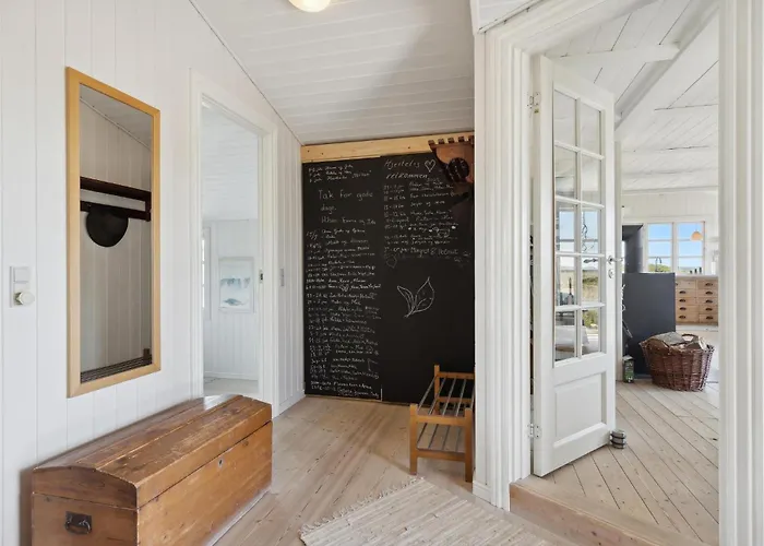 Дом отдыха Beautiful In Hvide Sande With Wifi *